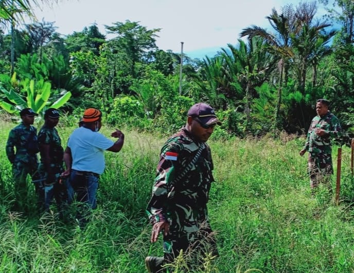 Peran Serta Warga Kampung Dorba Sukseskan TMMD