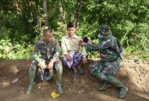 Tim Kesehatan TMMD 111 Kodim 1407/ Bone Siaga di Lokasi TMMD