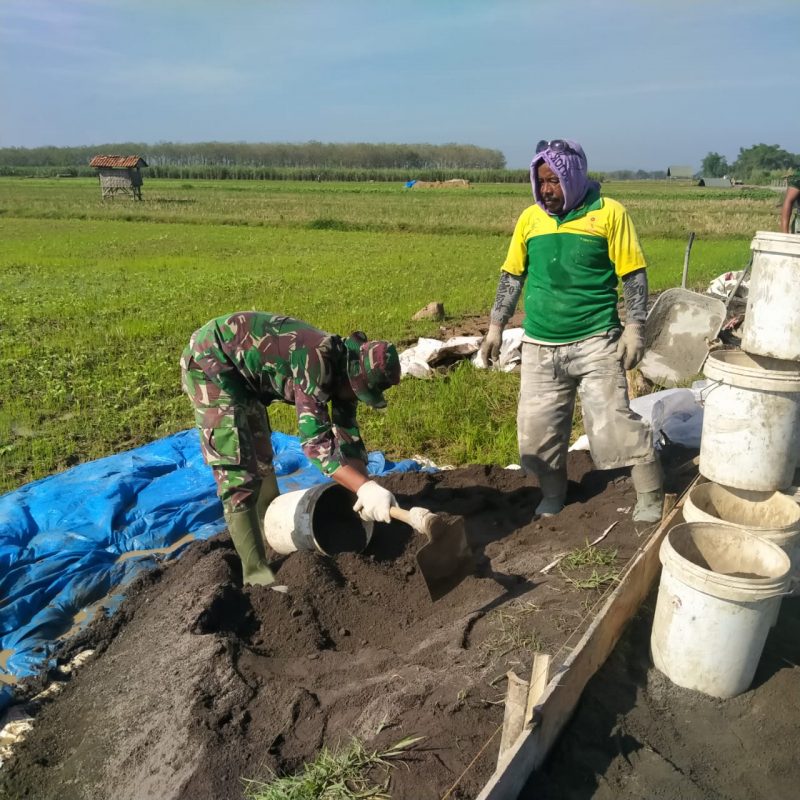Kebutuhan Air Minum Dilokasi Sangatlah Penting Bagi Tim Satgas TMMD
