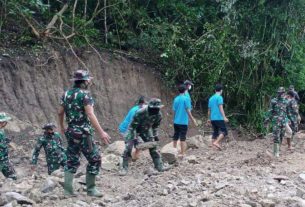 Satgas TMMD ke-111 Kodim 1407/Bone Bersama Warga Bergotong -Royong Melanjutkan Pembuatan Jalan