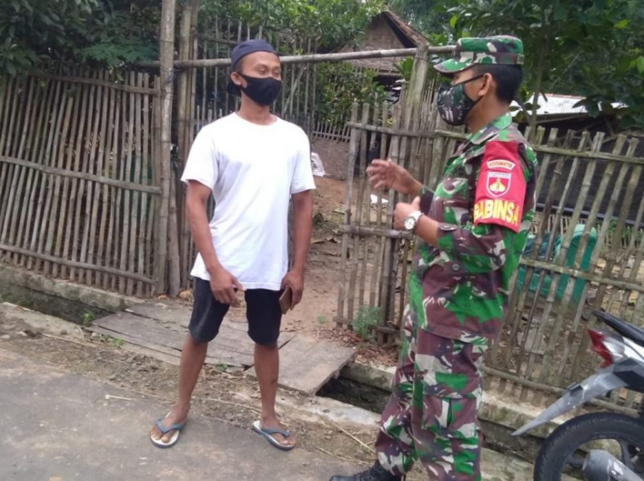 Serda Irwanto Sasar Pengguna Jalan Tertibkan Prokes
