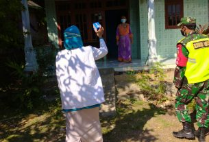 Babinsa Kodim Bojonegoro Distribusikan Obat dan Vitamin kepada Warga Isoman