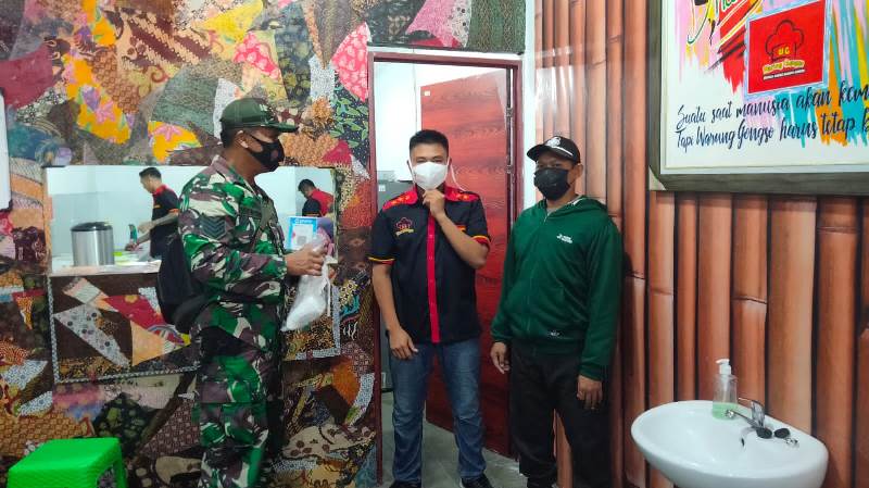 Serma Yudhi, Patroli Malam Sekaligus Himbau Prokes