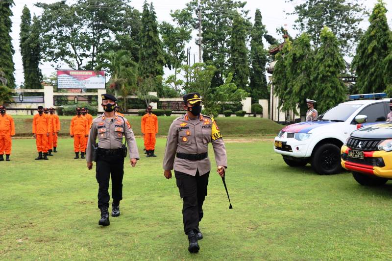 Amankan Nataru, Kapolres Lampura Pimpin Apel Gelar Pasukan Ops Lilin Krakatau 2021