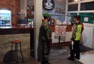 Tak Ada Kata Libur Babinsa Tetap Himbau Prokes