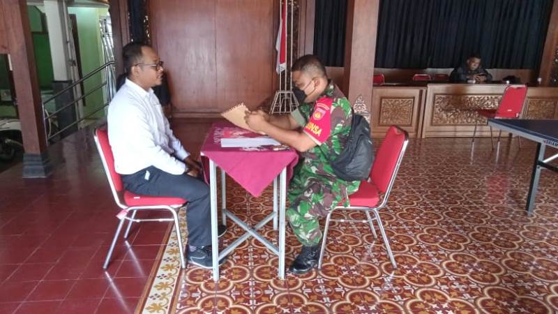 Babinsa bersama Bhabinkamtibmas Laksanakan Rekrutmen Calon Linmas