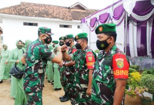 Dandim 0429/Lamtim Didampingi Ketua Persit Kunjungi Koramil 01/Labuhan Ratu