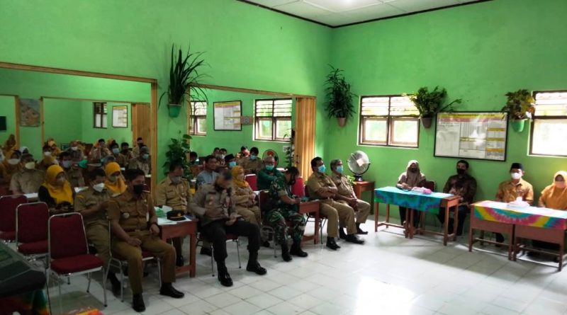 Bati Tuud Sambirejo Hadiri Pisah sambut Kepala Sekolah