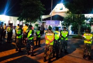 Petugas Gabungan di Bojonegoro berikan Pengamanan kepada Masyarakat dalam Merayakan Lebaran Idul Fitri