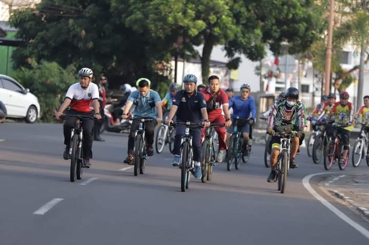 Gowes Hingga Makan kerupuk Bersama Pj Bupati Muba