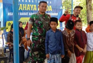 Peran Aktif Babinsa Dampingi Sunatan Massal