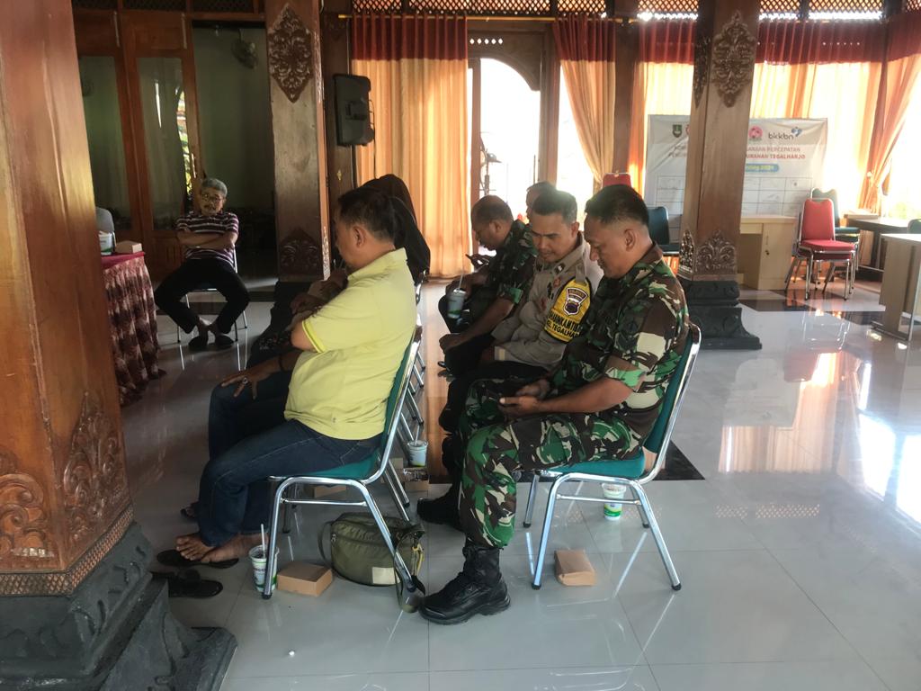 Peran Aktif Babinsa Tegalharjo Dalam Rapat Koordinasi Tingkat Kelurahan