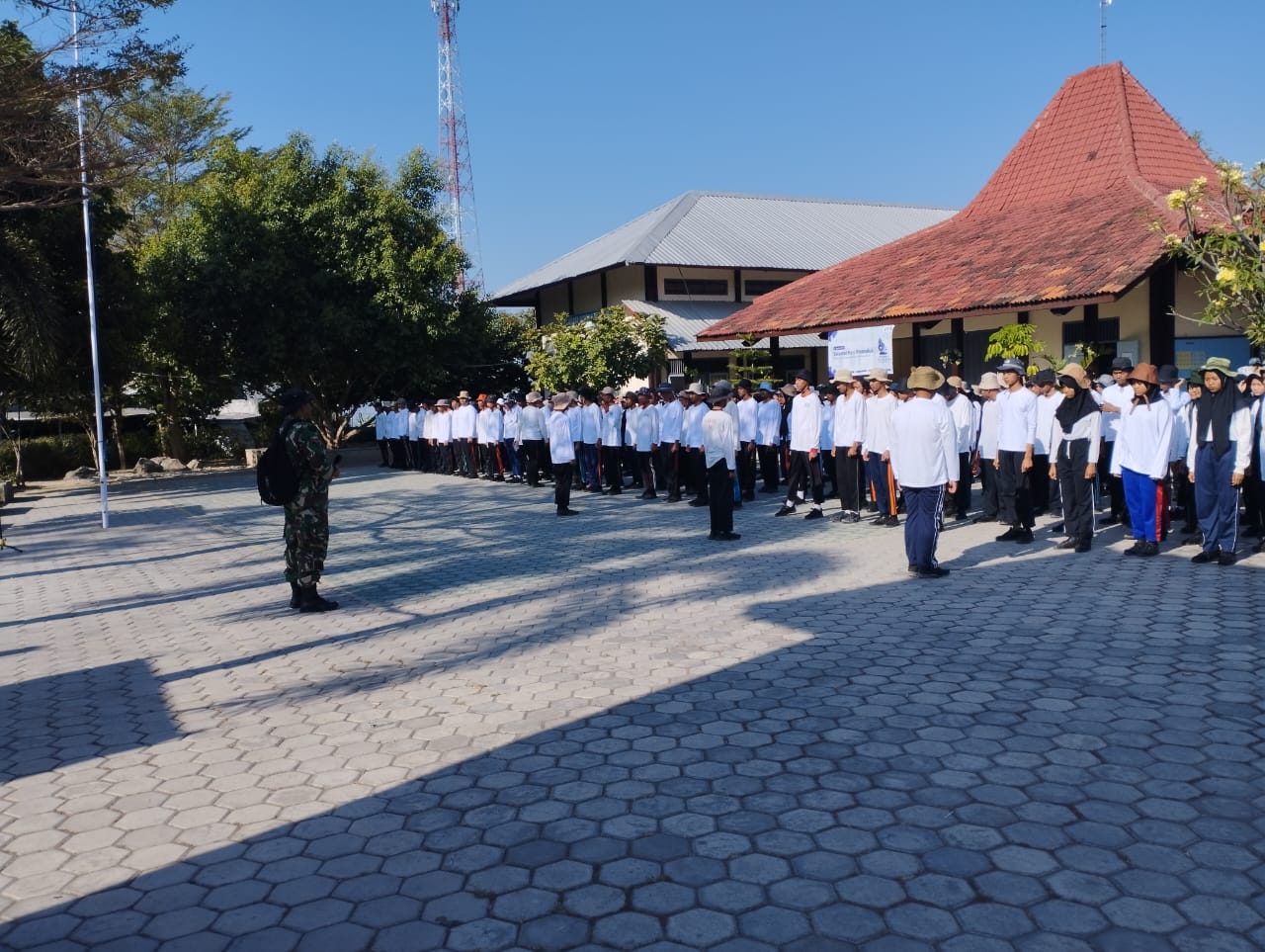 Tanamkan Jiwa Kepemimpinan, Koramil 24/Puhpelem Berikan Pembekalan LDK Siswa-Siswi SMKN 1 Puhpelem