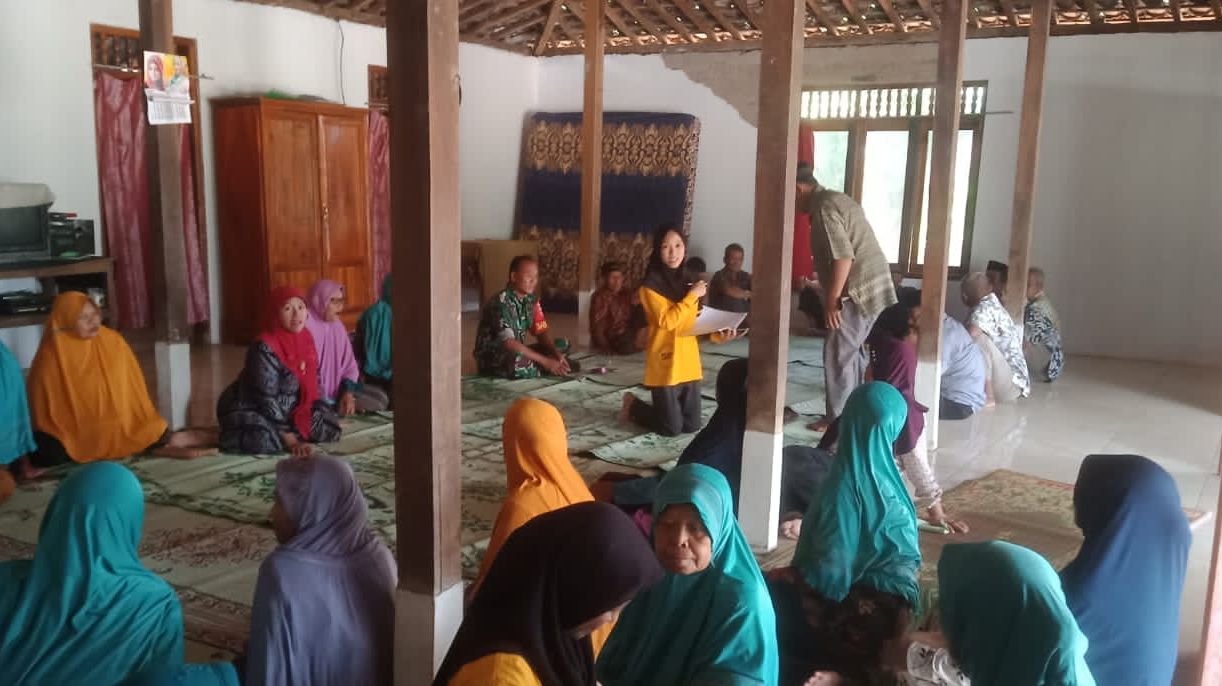 Peduli Kesehatan Warga, Babinsa Ronggojati Dampingi Posyandu Lansia