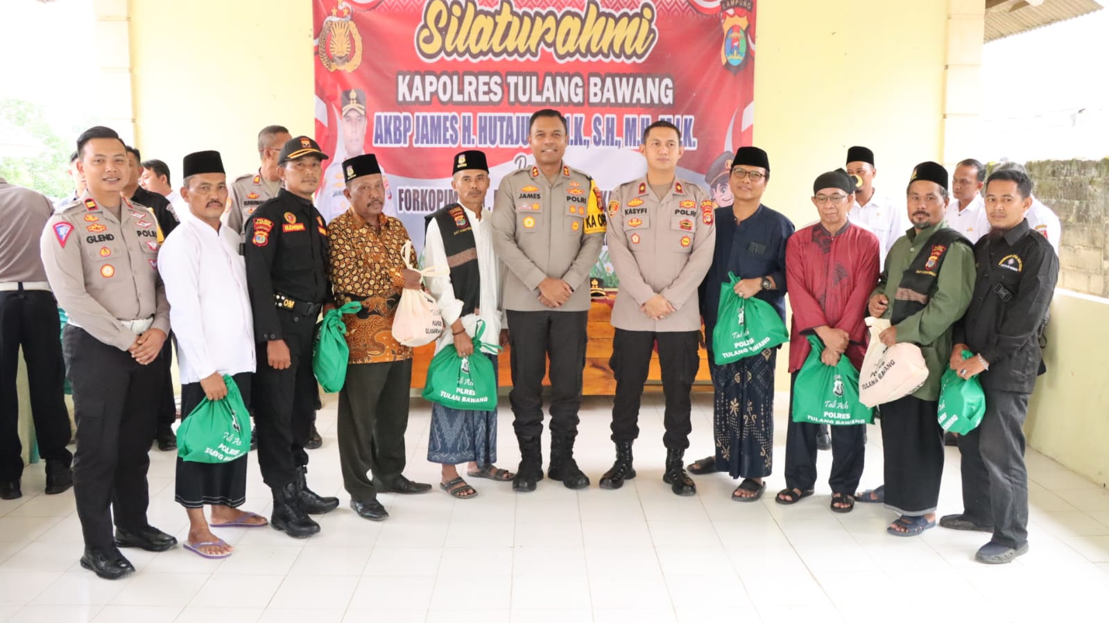 Silaturahmi dan Kunker ke Mapolsek Penawartama, AKBP James Sosialisasikan Layanan Call Center 110 dan Da'i Kamtibmas
