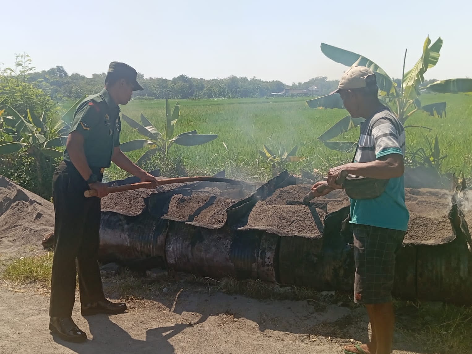 Babinsa Nogosari Pantau Pembangunan Desa Rembun