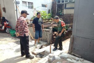 Bersama Lurah, Babinsa Kepatihan Wetan Laksanakan Sambang Warga di Wilayah Binaan