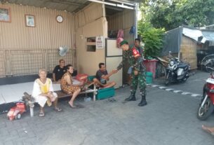 Jalin Silaturahmi Dan Interaksi, Babinsa Koramil 05/Pasar Kliwon Rutin Sambang Warga