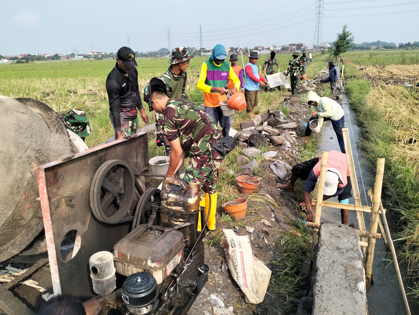 Satgas TMMD Kodim Sukoharjo Pacu Semangat Warga Dalam Pembangunan Talud