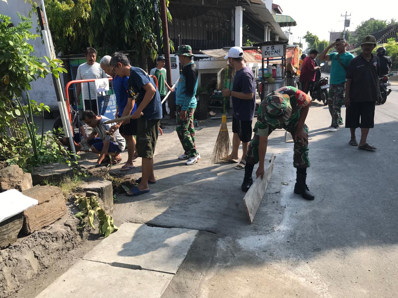 Tak Kenal Lelah, Melalui KBD Tahap I, Koramil 04/Jebres Tanamkan Semangat Gotong Royong Di Masyarakat