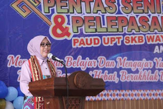 Bunda Vorian Melita Saipul menghadiri Acara Pentas Seni dan Pelepasan Siswa-SIswi