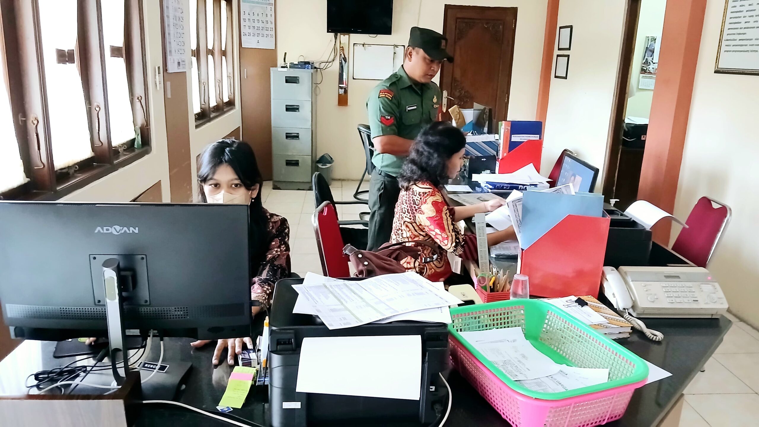 Update Data Wilayah, Babinsa Kratonan Laksanakan Pul Data Ter Bersama Perangkat Kelurahan