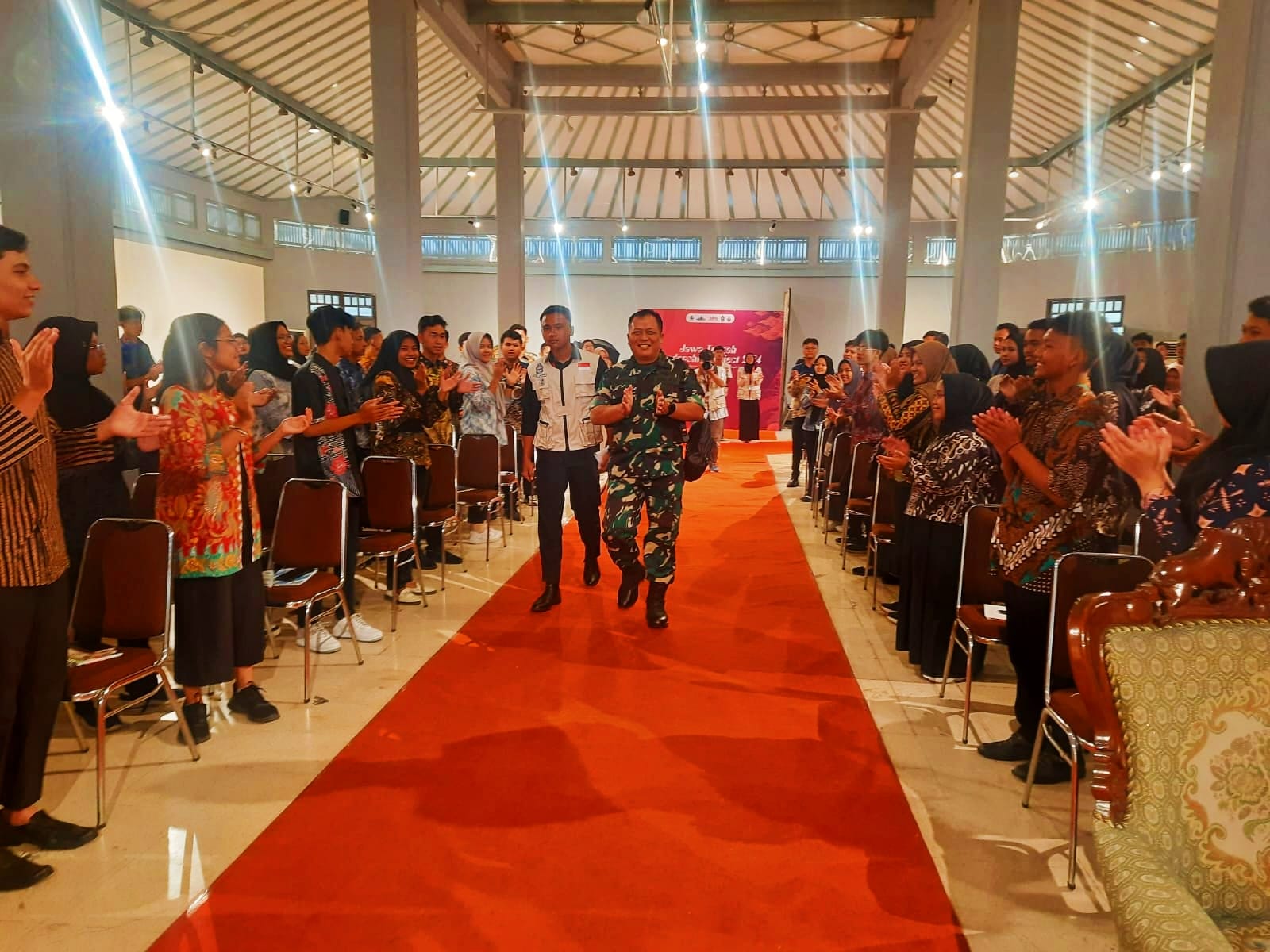 Jawa Tengah Leadership Project Pembinaan Osis SMA/SMK/MA" Tahun 2024, Kasdim 0735/Surakarta Menjadi Narasumber
