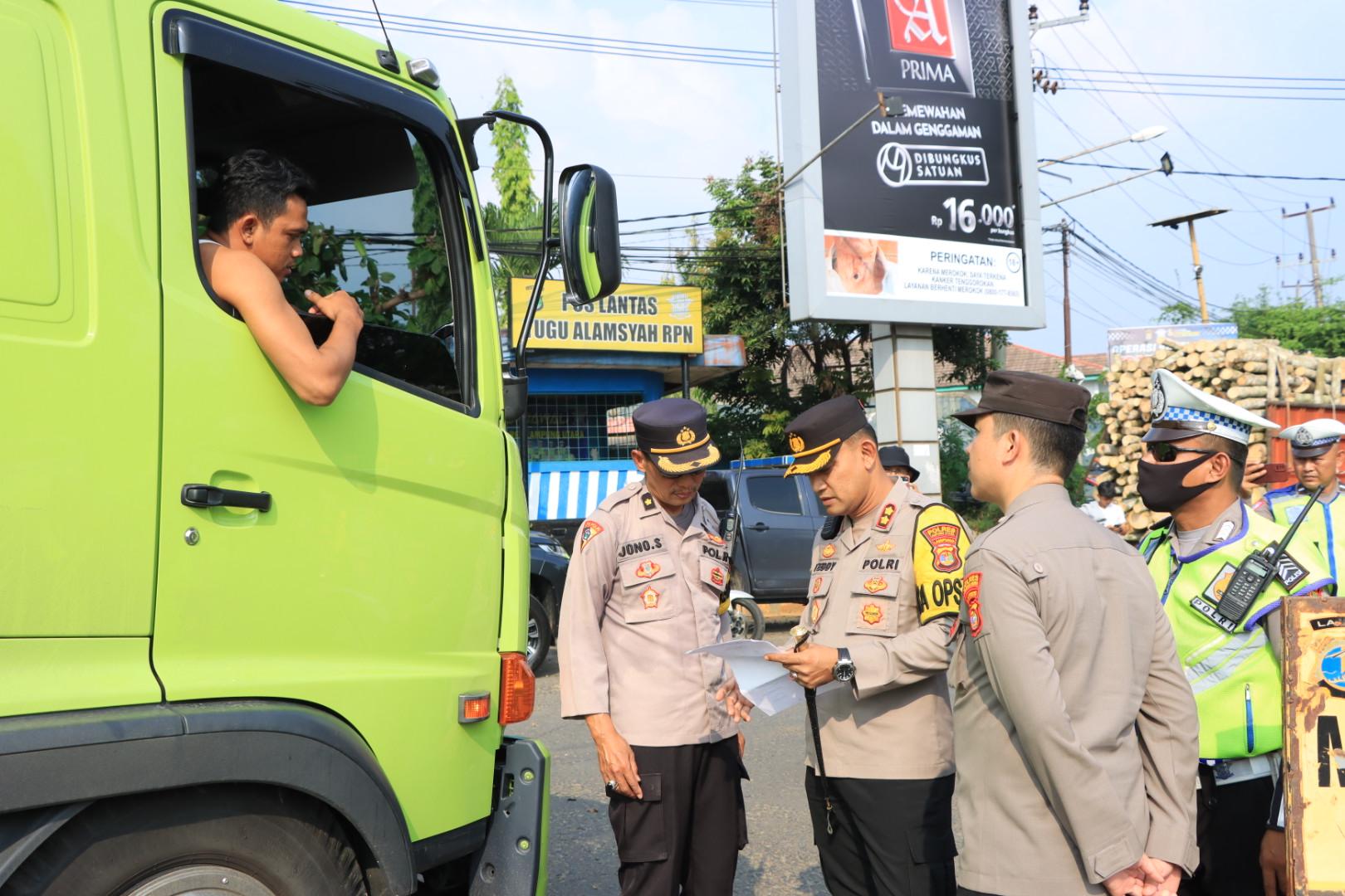 Pulahan Truk Odol di Tilang Polres Lampung Utara