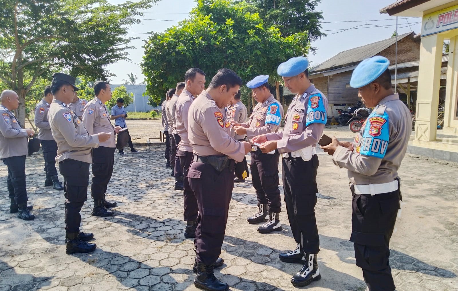 Seksi Propam Polres Tulang Bawang Gelar Mitigasi di Polsek, Iptu Abdullah: Pilkada Serentak 2024 Wajib Netral