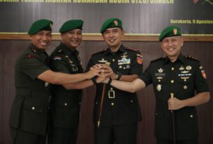 Letkol Yoga Serahkan Tongkat Komando Kodim 0725/Sragen Kepada Letkol Ricky