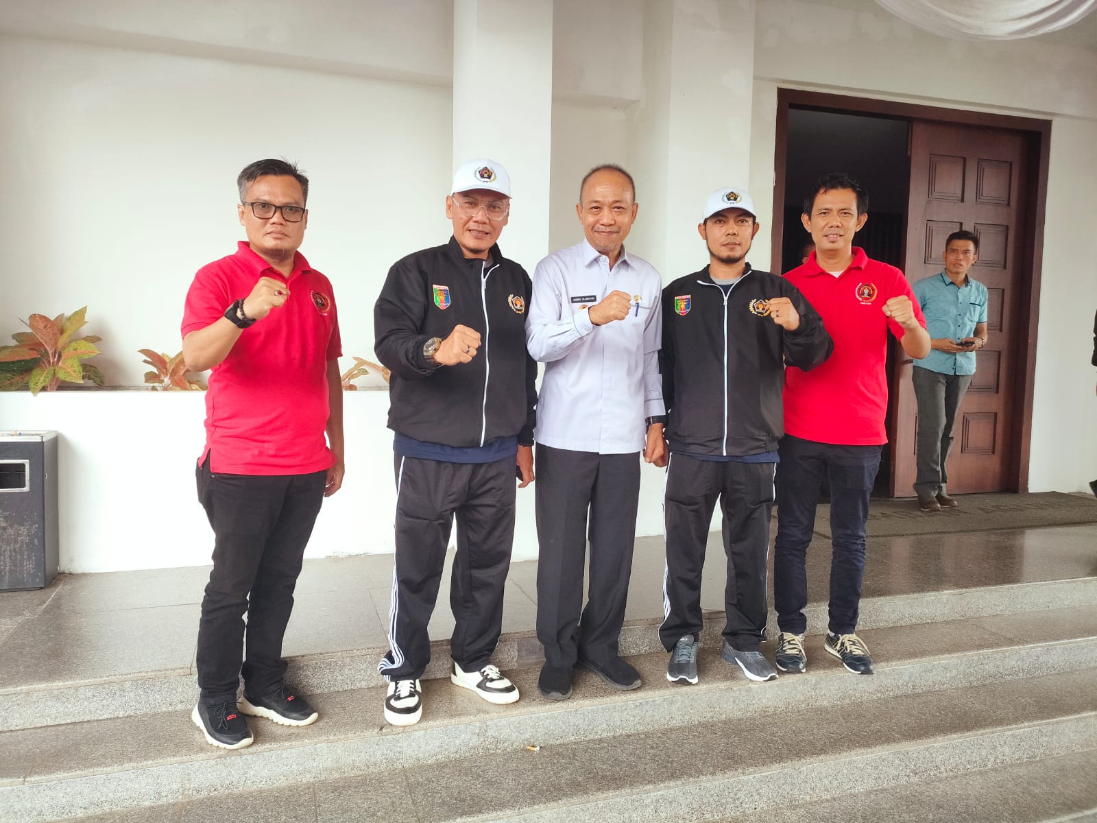 Pemkab Lampura Hadiri Pelepasan Kontingen PWI Menuju Pekan Olahraga Wartawan Nasional