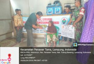 Masyarakat Terima Bantuan BLT DD Tahap Ke-lll Dari Pemdes Sidomulyo Kecamatan Penawartama