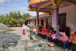 Babinsa Demangan Turut Serta Dalam Pelayanan Kesehatan Lansia