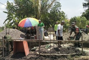 Gotong Royong Membangun Rumah Ibadah: Suasana Keakraban di Tengah Kerja Bakti Bangun Mushola