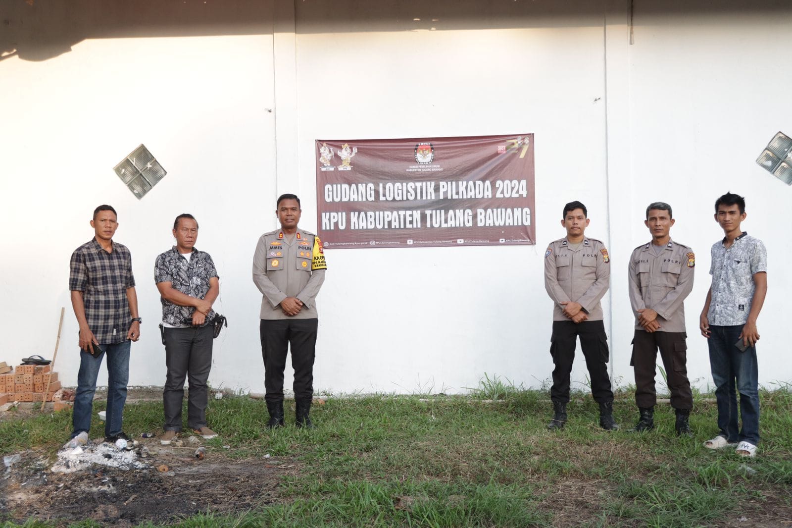 Kapolres Tulang Bawang Cek Langsung Gudang Logistik Pilkada 2024, Ada 4 Pointers Yang Disampaikan