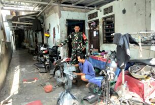 Kunjungi Bengkel Sepeda Motor, Babinsa Tumbuhkan Kedekatan Dengan Warga Binaan