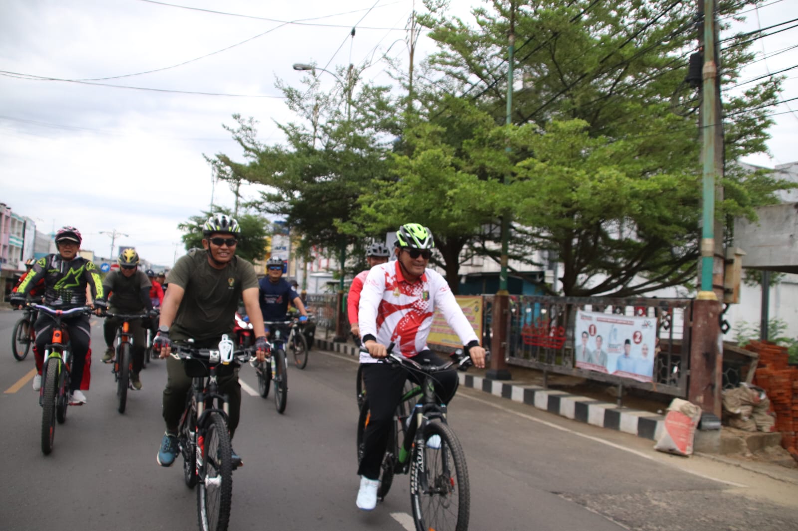 PJ Bupati Lampura Dan Masyarakat Ikuti Fun Bike Kodim 0412/LU