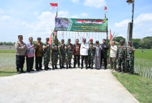 TMMD Sengkuyung Tahap IV TA. 2024 Kodim 0726/Sukoharjo dibuka Plt Bupati Sukoharjo di Desa Tambakboyo, Kec. Tawangsari