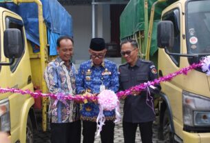 Pelepasan Distribusi logistik sekaligus pemusnahan surat suara rusak/cacat