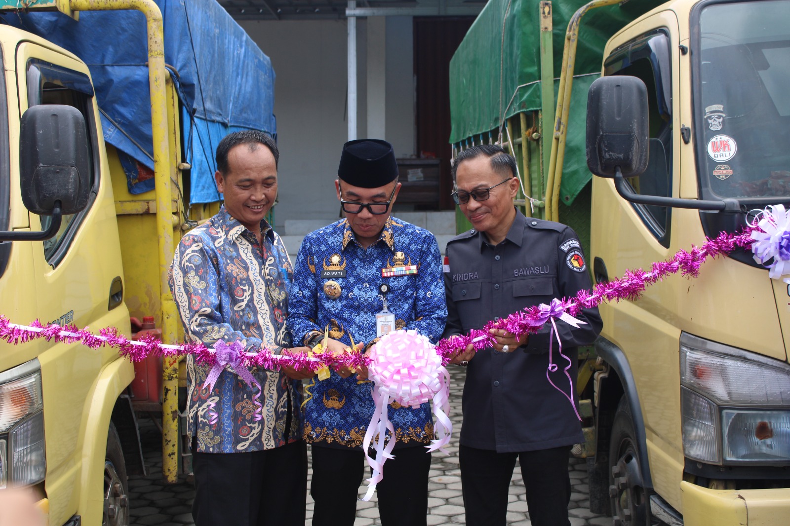 Pelepasan Distribusi logistik sekaligus pemusnahan surat suara rusak/cacat