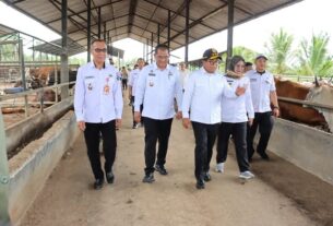 Pj. Bupati Lampung Utara Dampingi Kunjungan Pj. Gubernur Lampung ke PT. Nakau di Desa Candimas