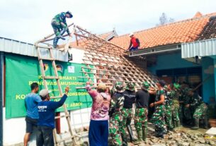 Kodim 0813 Bojonegoro dan PT. Waja Dwi Abadi Bersinergi Renovasi Mushola SDN Siwalan 1