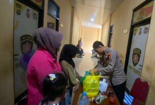 Pengawasan dan Pelayanan pada Jam Besuk Tahanan, Polres Tulang Bawang Barat Pastikan Keamanan dan Kepuasan Pengunjung