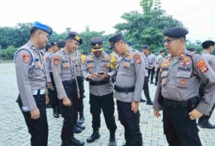 Polres Tulang Bawang Barat, Sidak Rutin Handphone Personil untuk Cegah Keterlibatan Judi Online