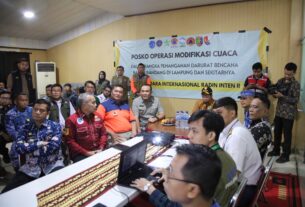Pemprov Lampung dan BNPB Lakukan Operasi Modifikasi Cuaca Kurangi Curah Hujan dan Pencegahan Banjir Susulan, Dua Pesawat Dikerahkan dari Bandara Raden Intan II