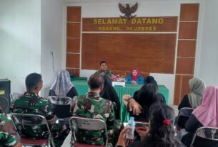 Tumbuhkan Rasa Kebersamaan, Danramil 04/Jebres Berikan Arahan Dalam Pertemuan Rutin Persit Ranting 05