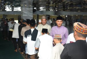 Bupati dan Wakil Bupati Tubaba Terisak dalam Doa